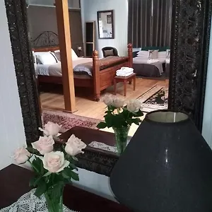 Guest house Millaa Millaa Hotel